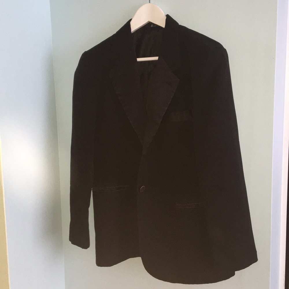 LADY HENRY SEGAL suit